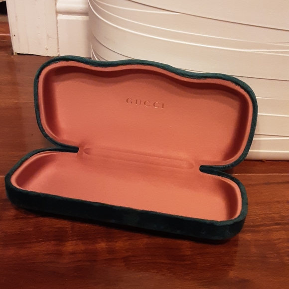 Gucci- green felt sunglass case - Picture 7 of 9